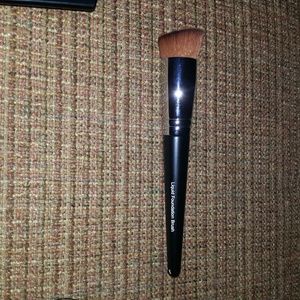 Younique Liquid Foundation Brush